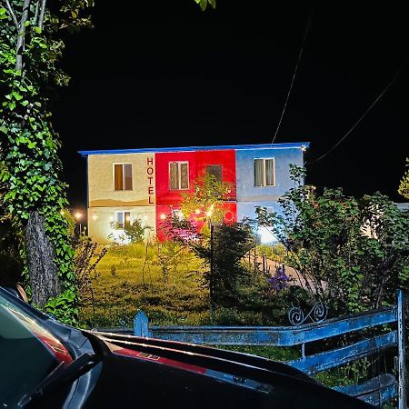 Novel House Apartment Martvili Luaran gambar