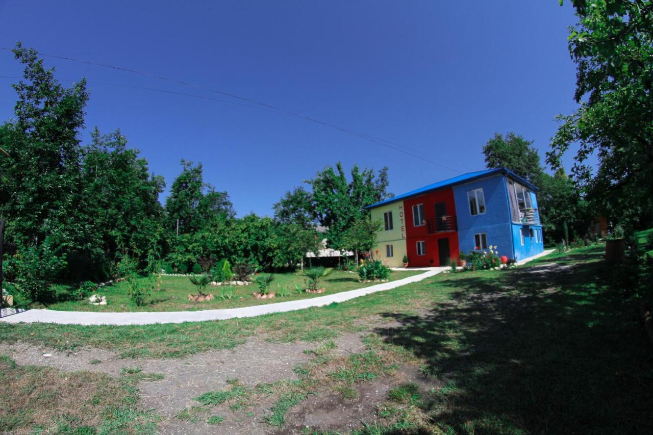 Novel House Apartment Martvili Luaran gambar