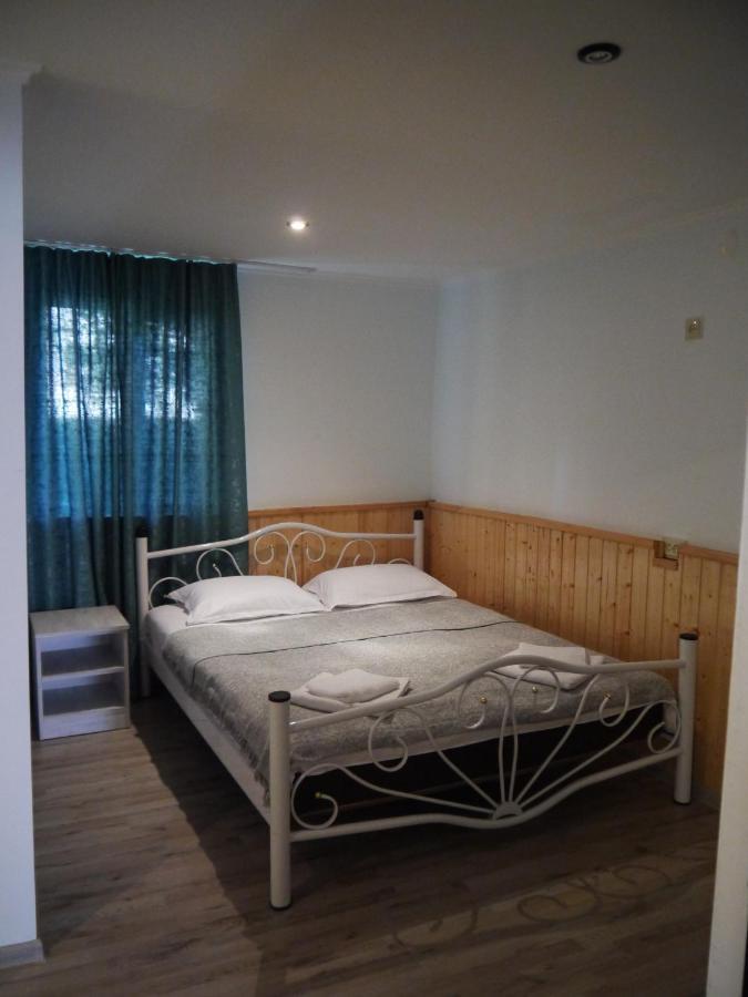 Novel House Apartment Martvili Luaran gambar