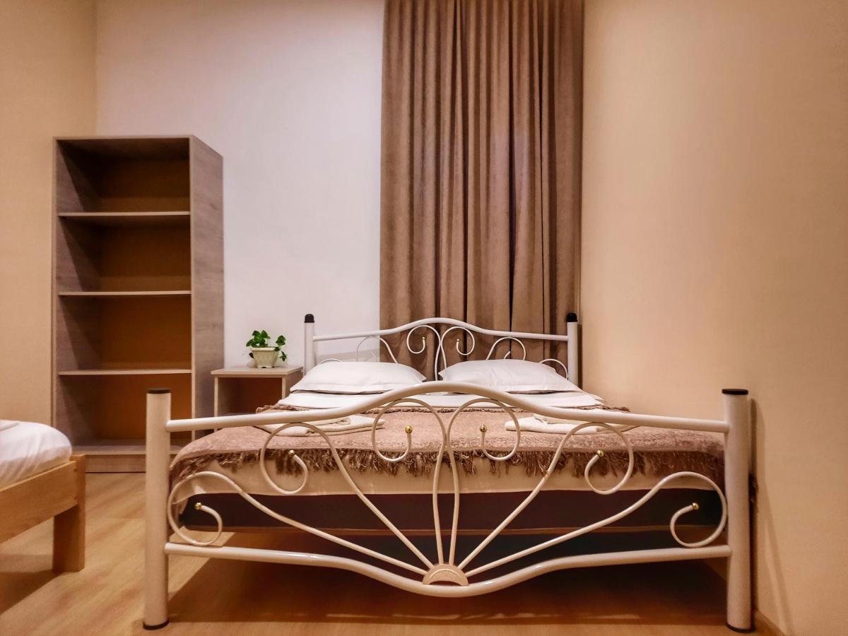 Novel House Apartment Martvili Luaran gambar