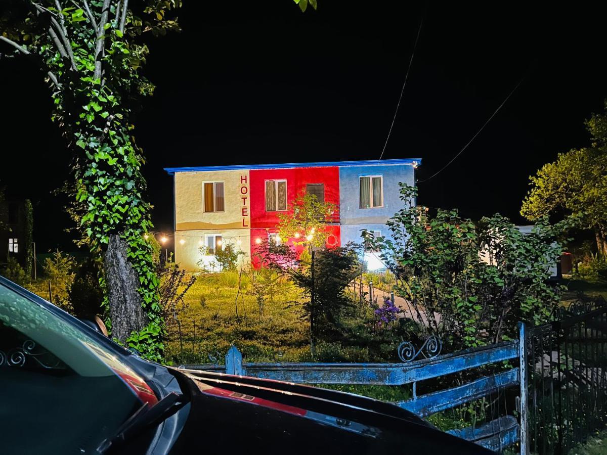 Novel House Apartment Martvili Luaran gambar